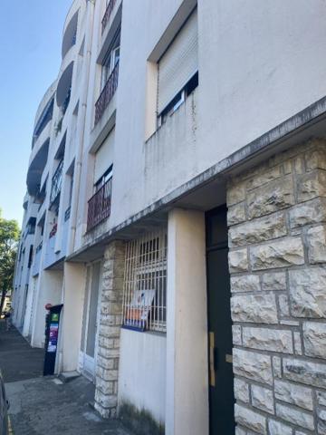 Local Commercial / Professionnel / Stockage - 135m²