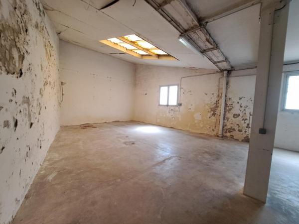 Local Commercial / Professionnel / Stockage - 135m²
