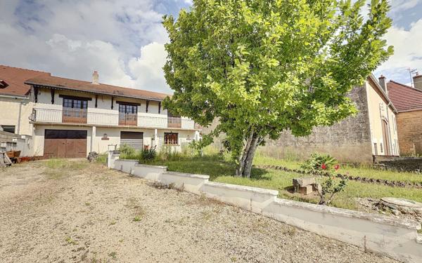 Maison à vendre    5 pièces • 144 m2 Athée