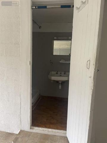 Maison à restaurer à vendre à Saint-Séverin en Charente (16390), ref : 077/1573