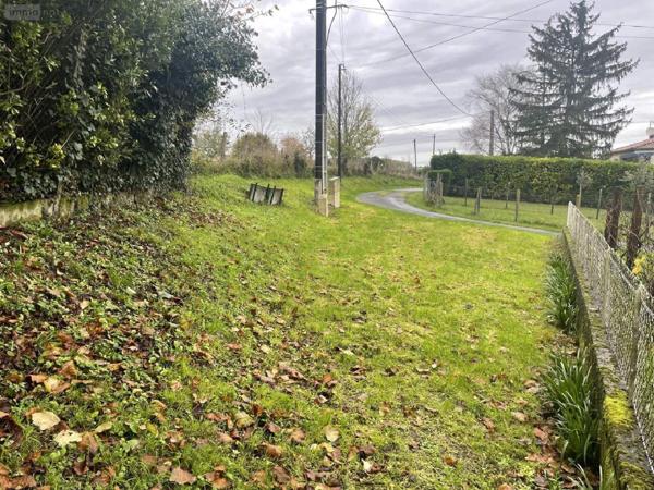 Maison à restaurer à vendre à Saint-Séverin en Charente (16390), ref : 077/1573