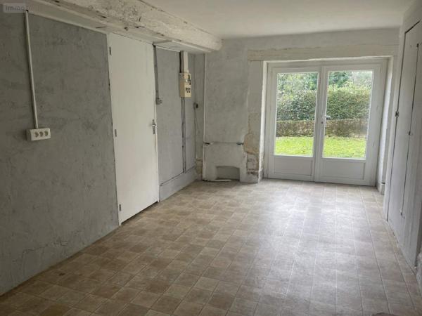 Maison à restaurer à vendre à Saint-Séverin en Charente (16390), ref : 077/1573