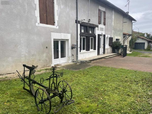 Maison à restaurer à vendre à Saint-Séverin en Charente (16390), ref : 077/1573