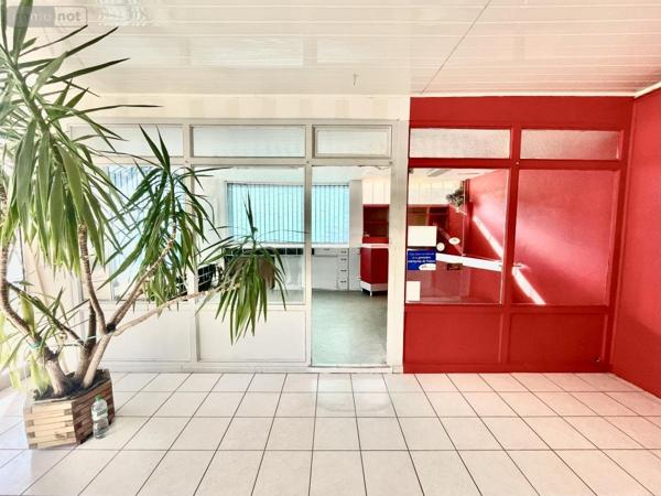 Murs commerciaux à vendre à Saint-Chély-d'Apcher en Lozère (48200), ref : 48032-193