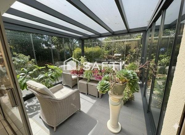 Deux maisons avec piscine sur 2 500 m