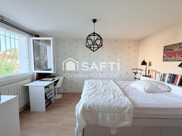 PAVILLON 4 CHAMBRES DONT APPARTEMENT ET GARAGE A NIORT