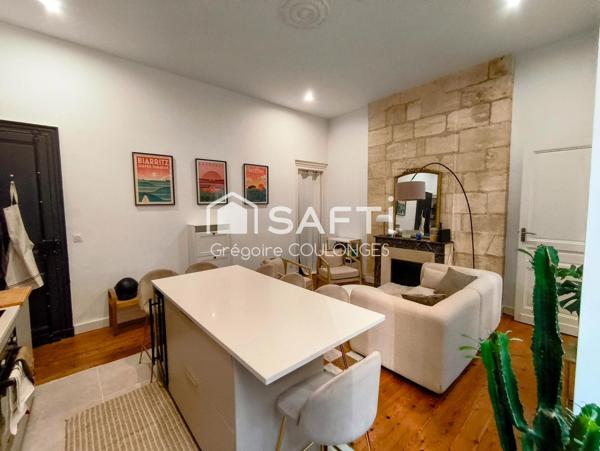 Appartement T3 entièrement rénové dans le centre de Bordeaux.