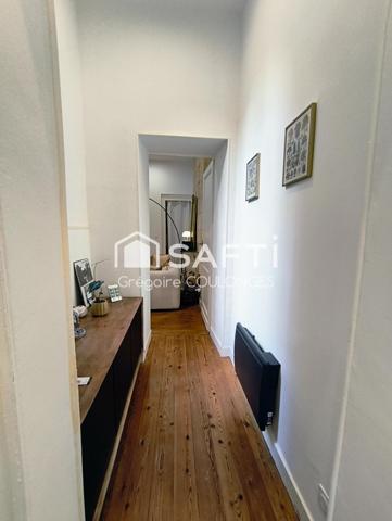 Appartement T3 entièrement rénové dans le centre de Bordeaux.