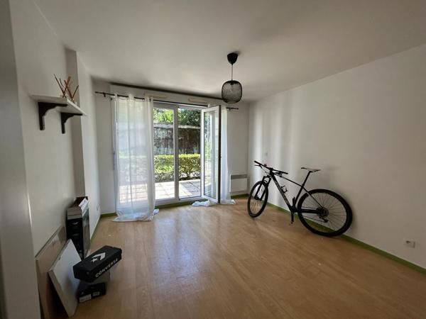 À vendre - T2 avec terrasse et stationnement ? secteur Monselet / Procé