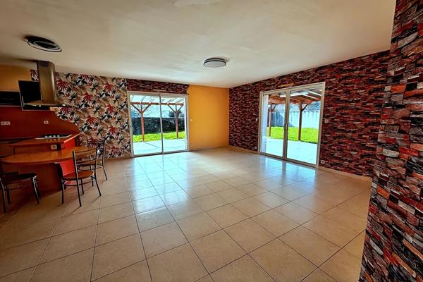 Maison CHAMPAGNE LES MARAIS - 6 pièce(s) - 118 m2