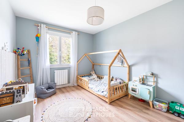 Maison de plain-pied rénovée avec jardin à deux pas du centre village de St Georges de Reneins