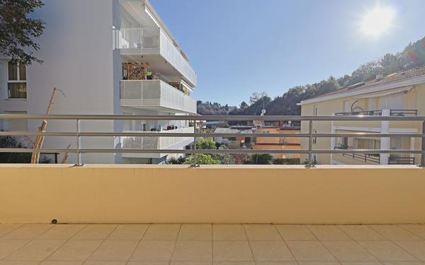 Appartement à vendre    2 pièces • 43 m2 Nice