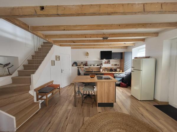 Maison ancienne rénovée - 6 pièces- Groix