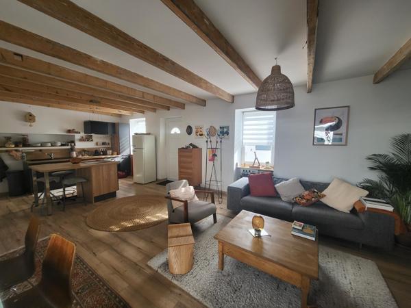 Maison ancienne rénovée - 6 pièces- Groix