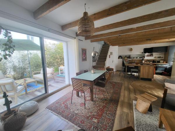 Maison ancienne rénovée - 6 pièces- Groix