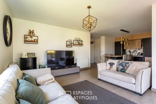 Appartement contemporain dans un parc, aux portes des Monts d’Or