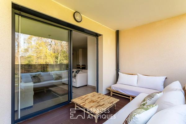 Appartement contemporain dans un parc, aux portes des Monts d’Or