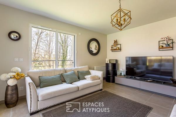 Appartement contemporain dans un parc, aux portes des Monts d’Or