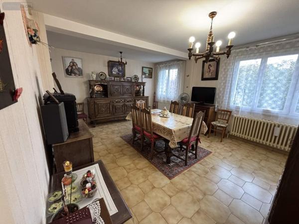 Maison à vendre à Bessé-sur-Braye dans la Sarthe (72310), ref : 101/1928