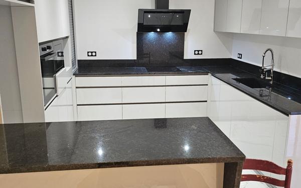 Maison à vendre    7 pièces • 176 m2 Le Vigen