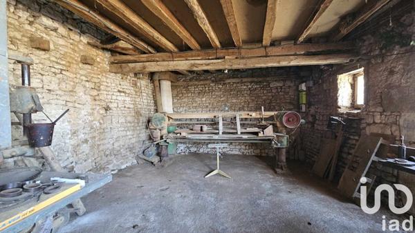 Maison de village 7 pièces de 126 m² à Montjean (16240)