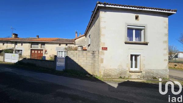 Maison de village 7 pièces de 126 m² à Montjean (16240)