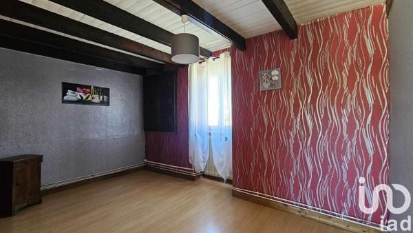 Maison de village 7 pièces de 126 m² à Montjean (16240)