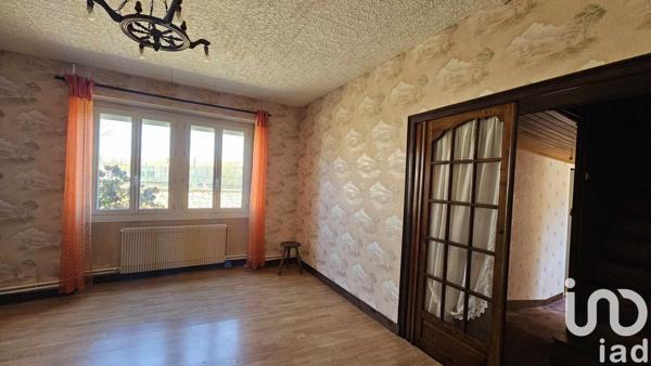 Maison de village 7 pièces de 126 m² à Montjean (16240)