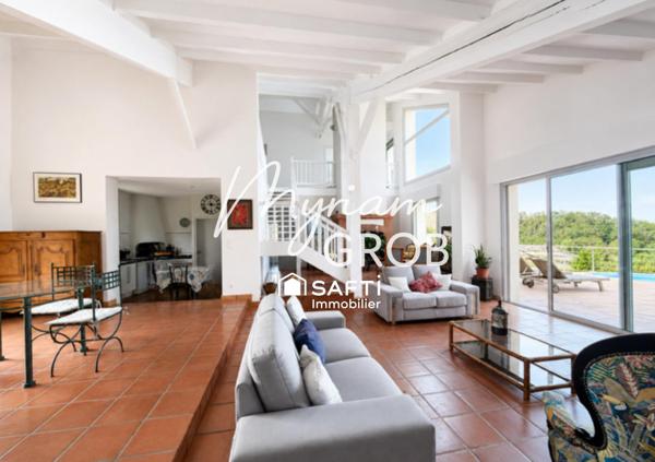 Maison d'Architecte avec piscine et vue imprenable - Secteur prisé