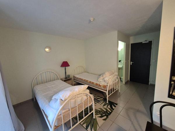 CORREZE - Local commercial Saint Yrieix Le Dejalat 848 m2