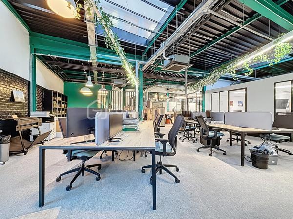 Local d'activités de 1 765 m²