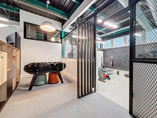 Local d'activités de 1 765 m²