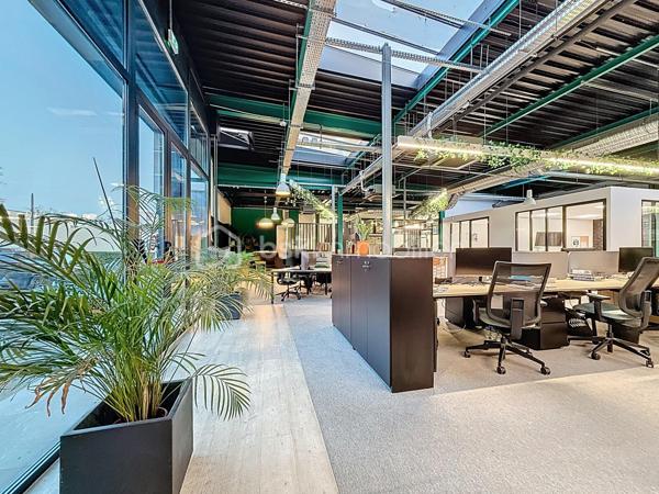 Local d'activités de 1 765 m²