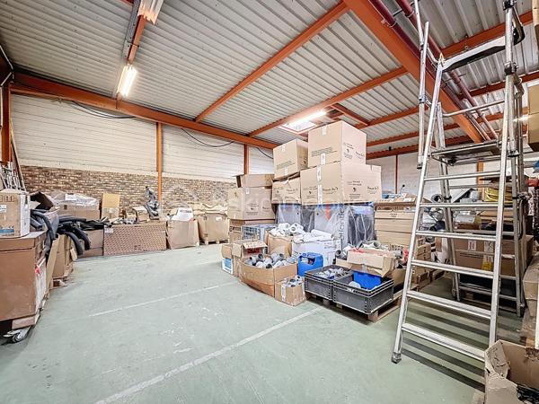 Local d'activités de 1 765 m²