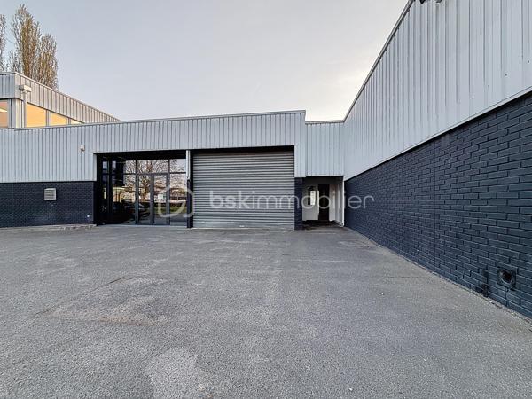 Local d'activités de 1 765 m²