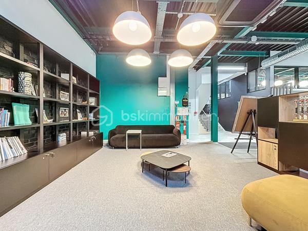 Local d'activités de 1 765 m²