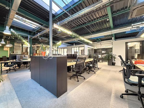 Local d'activités de 1 765 m²