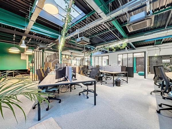 Local d'activités de 1 765 m²