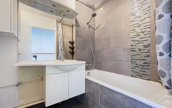 Appartement à vendre    3 pièces • 62,52 m2 Montigny-le-Bretonneux