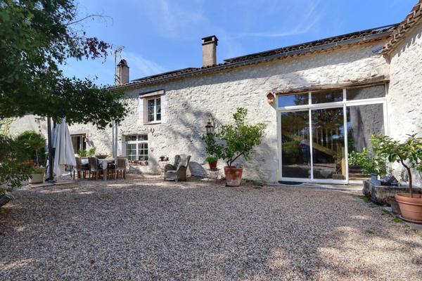 Maison 10 pièces - 373 m²