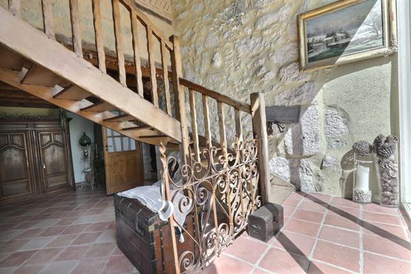 Maison 10 pièces - 373 m²