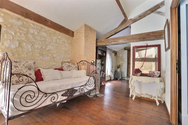 Maison 10 pièces - 373 m²