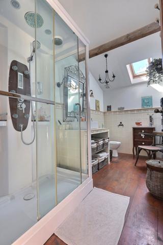 Maison 10 pièces - 373 m²