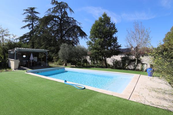 Maison 10 pièces - 373 m²