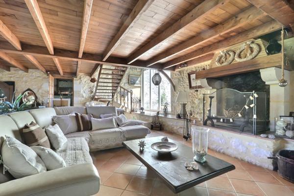 Maison 10 pièces - 373 m²