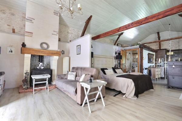 Maison 10 pièces - 373 m²