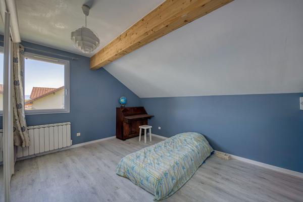 Maison familiale 6 pièces avec jardin, terrasse et sous-sol aménagé - POISY