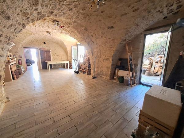 Authentique maison de village de caractère avec local à exploiter