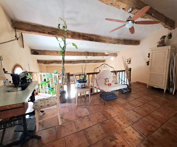 Authentique maison de village de caractère avec local à exploiter