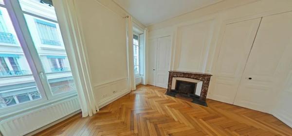 APPARTEMENT T2 A LOUER - LYON 6EME ARRONDISSEMENT Marechal Lyautey 78.38 m 2 1 205,70 € charges comprises par mois